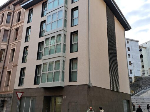 7 viviendas sociales, local y trasteros